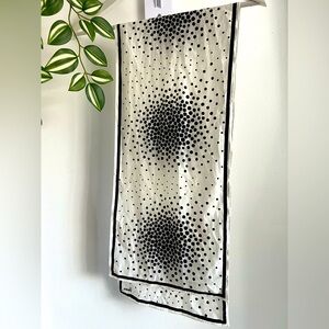 VERA vintage oblong scarf polka dot black white mod 60s silky